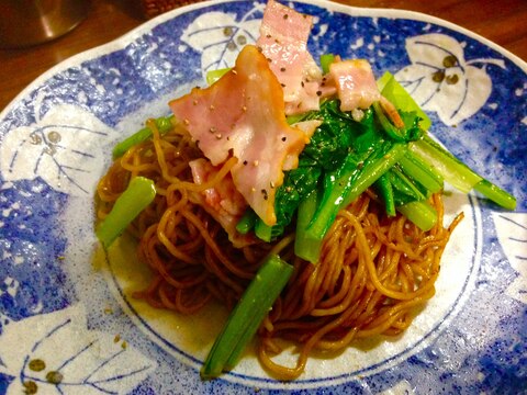 シャキシャキ小松菜ベーコン炒め焼きそば★